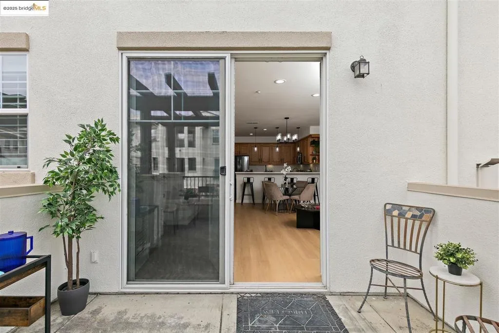 4153 Clarinbridge Cir, Dublin, California 94568 home-pic-16